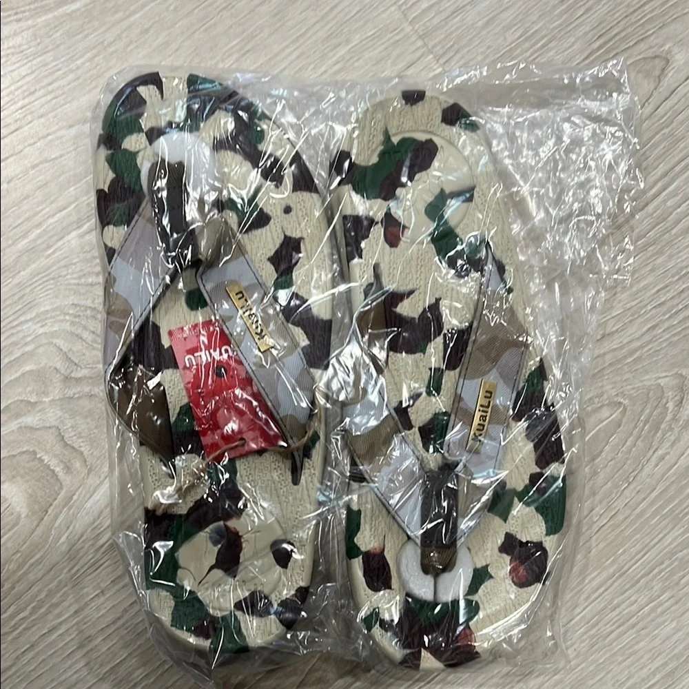 Camouflage flip flop Sandals